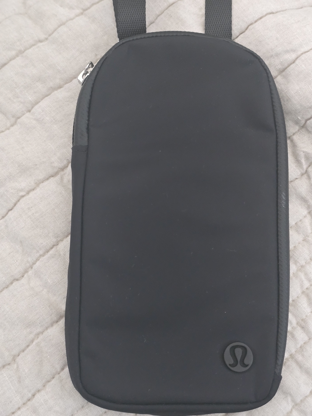 lululemon athletica Black Women’s Sling Belt Bag